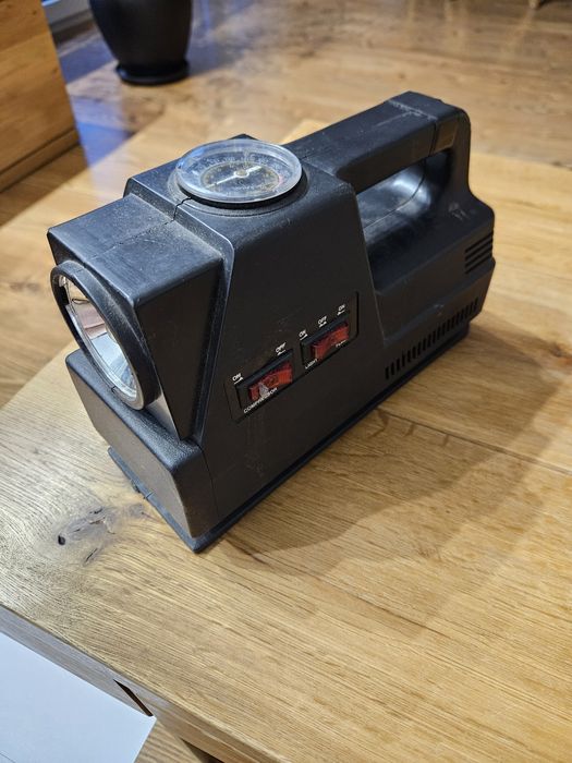 Kompresor, sprężarka samochodowa.