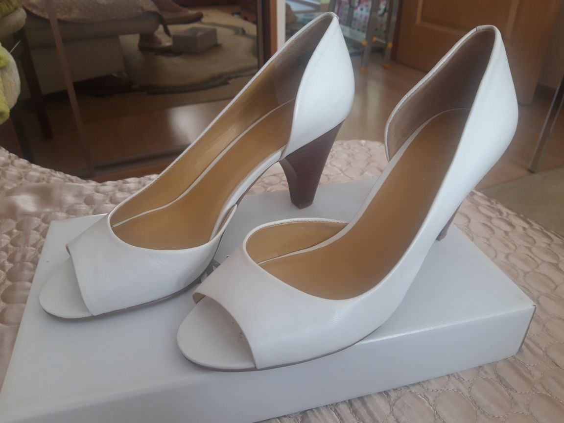 Skórzane biale buty 38