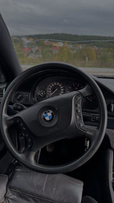 Автомобіль Bmw e39