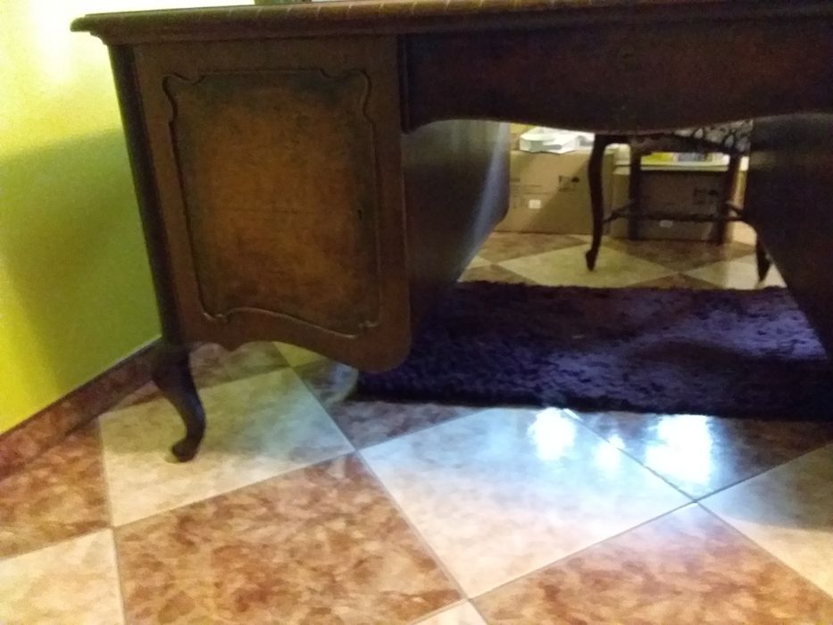 Sprzedam duze,antyczne biurko,dwustronne Pilne