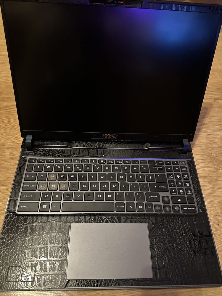 Laptop gamingowy MSI Vector  - jak nowy(2 miesiące) ,komplet