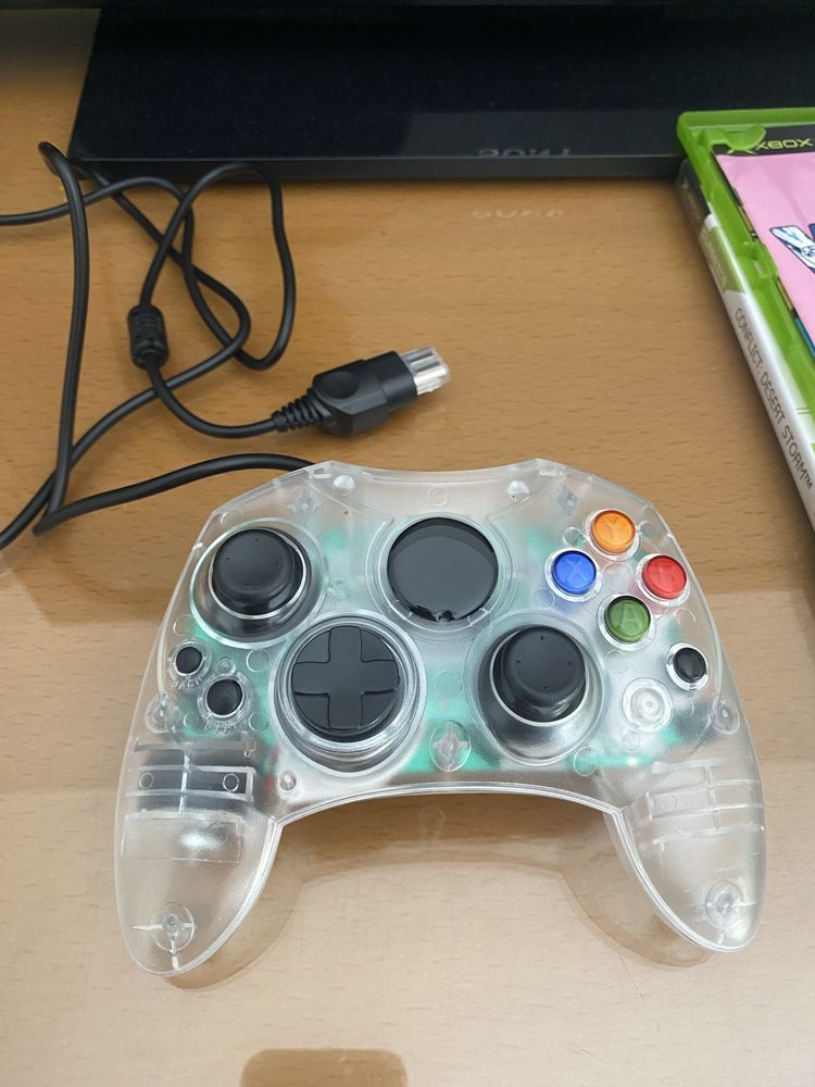 XBOX classic com comando e 6 jogos