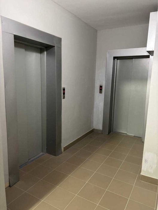 Продам 4-кімнатну квартиру, Грушевського 110