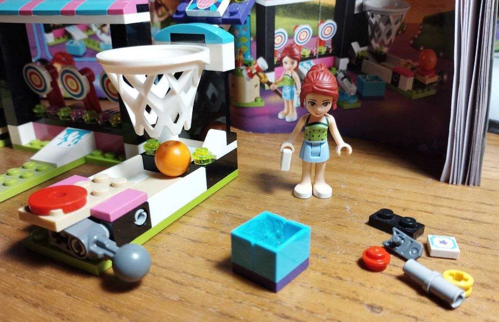 LEGO Friends Парк развлечений: игровые автоматы (41127)