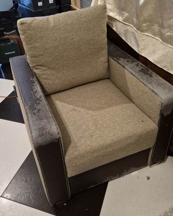 Fotele tapicerowane – 2 sztuki