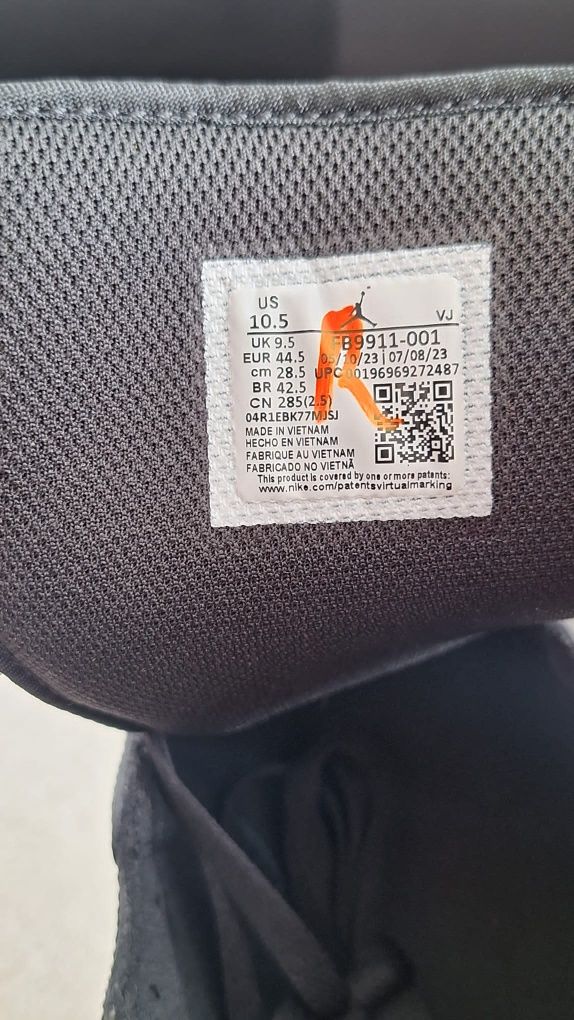 Кросівки Air Jordan 1 MID SE FB99 11 001  US10.5 E44.5 28.5CM