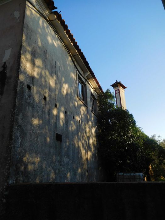 Casa para renovar ,Excelente local , bons acessos, boa esposição solar