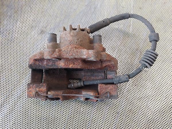 Pinça travão / maxila de travão frente direita PEUGEOT 5008 I (0U_, 0E