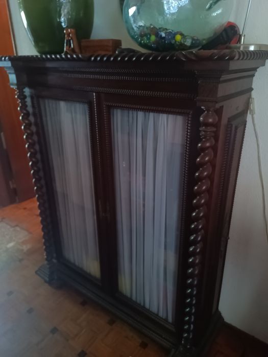 Armario Livreiro em pau-santo para restauro