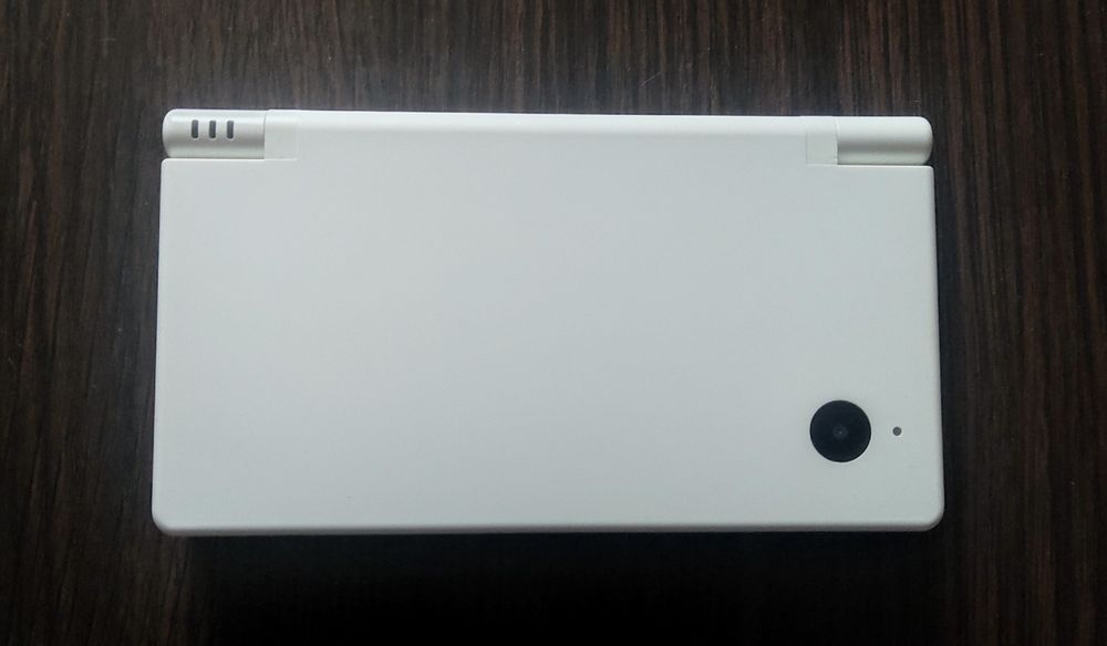 Портативна ігрова консоль Nintendo DSI