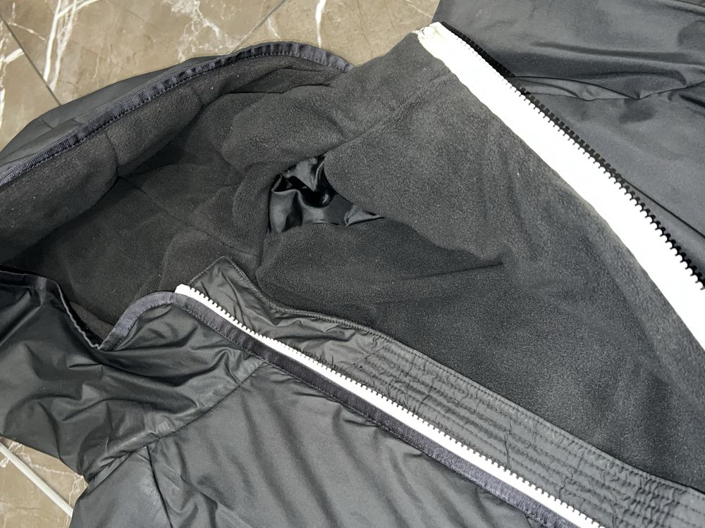Продаю чоловічу зимову куртку nike