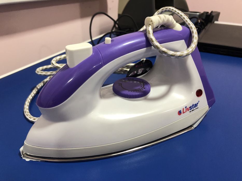 Утюг Livestar LSU-1752