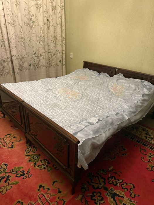 Спальний гарнітур, шафа, дзеркало, кроваті