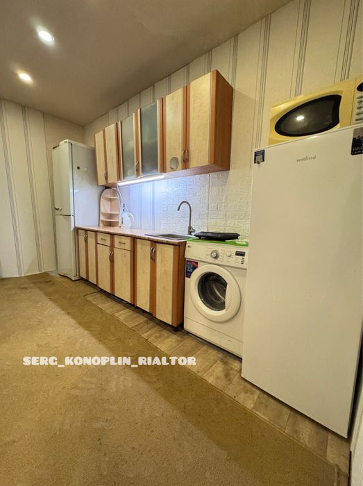 Продам просторную 2к квартиру с частичным ремонтом в таунхаусе в Центр