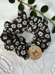 Gumka do Włosów scrunchie czarna w kwiatuszki delikatna subtelna