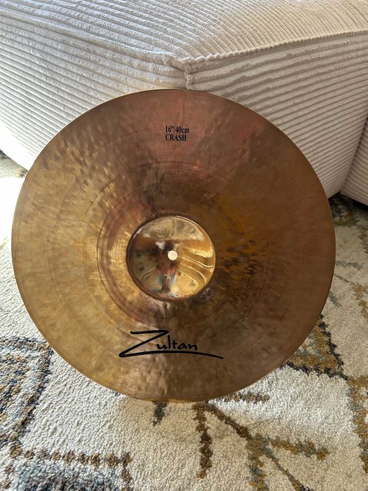 Prato Crash 16" Zultan Rock Beat — excelente estado