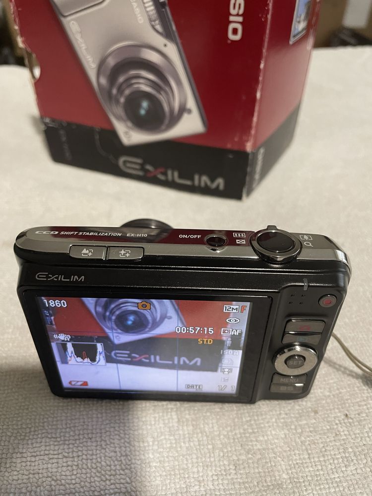 Цифровой фотоаппарат Casio Exilim EX-H10