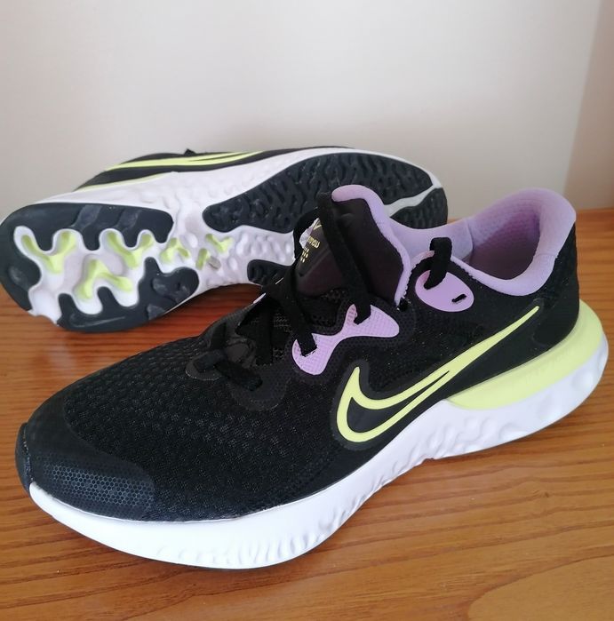 Ténis NIKE 38.5 (Como NOVAS)