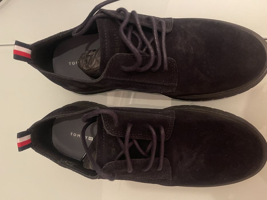 Продам новые демисезонные замшевые туфли Tommy Hilfiger