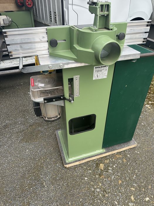 Фрезерний станок з контейнером Elektrabeckum