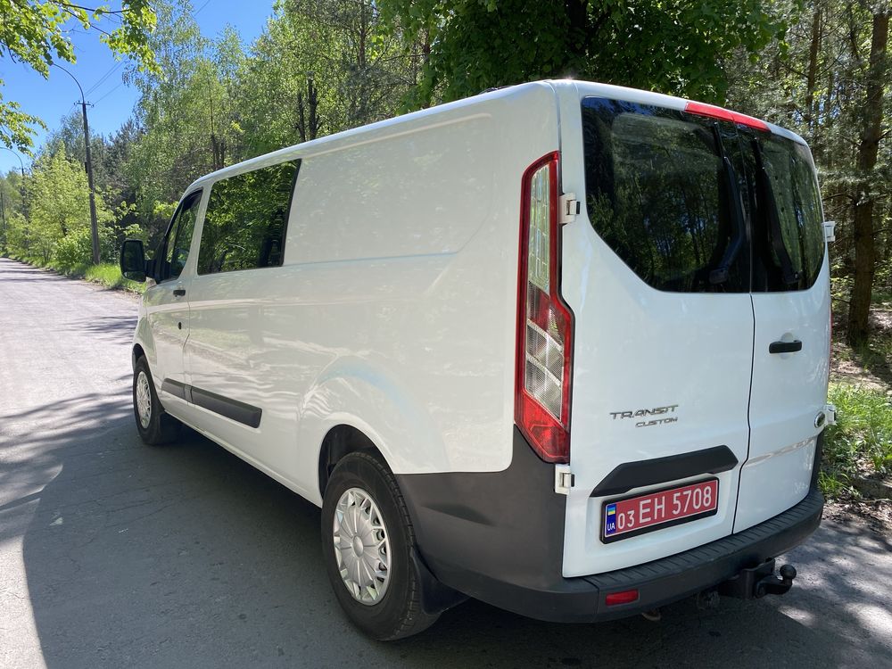 Автомобіль ford transit custom