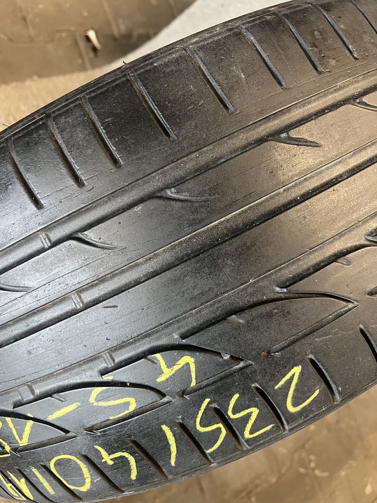 Opona Bridgestone Potenza 235/40/19  pojedynka