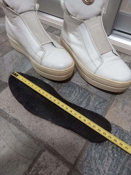 Высокие женские кроссовки белые