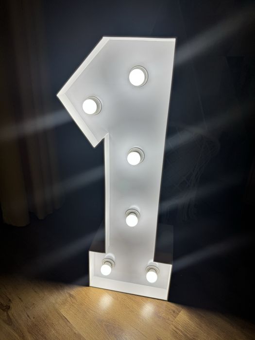 Cyfry led, lustro selfie, napis love, ścianki balonowe