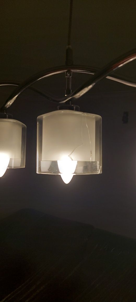 Lampa wisząca na 4 żarówki