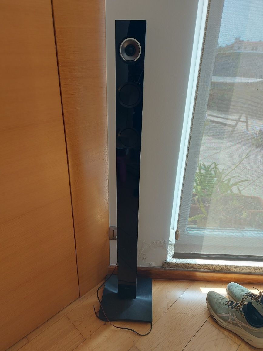 Sistema de Som LG S72T1-S — Home Cinema, 4 Colunas Torre + Subwoofer +