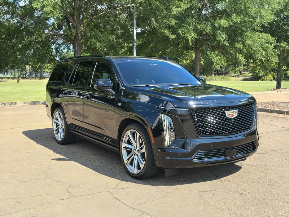 Cadillac Escalade      2025