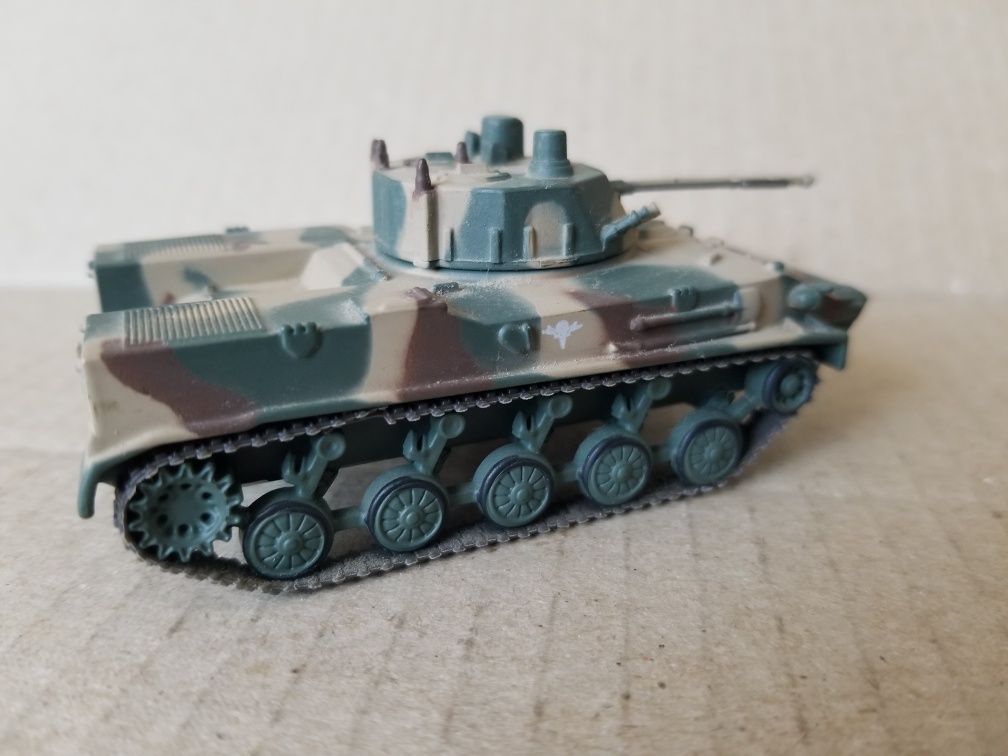 БМД-4 русские танки 1:72
