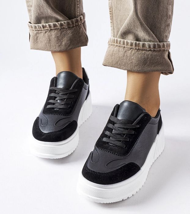 Czarne sneakersy na grubej platformie Seluci