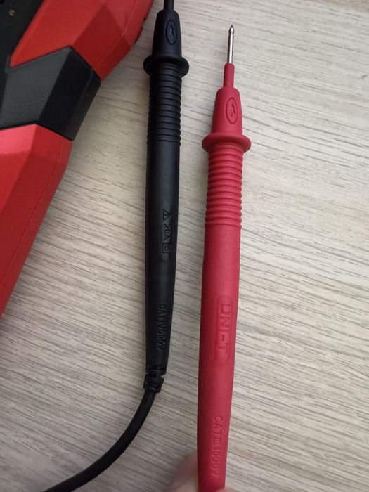 Miernik uniwersalny UNI-T UT89X multimetr