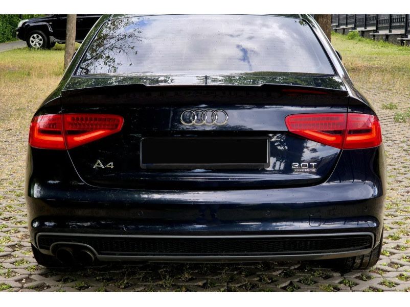 Спойлер Чорний глянець V2 на AUDI A4 B8 2011-2015 року