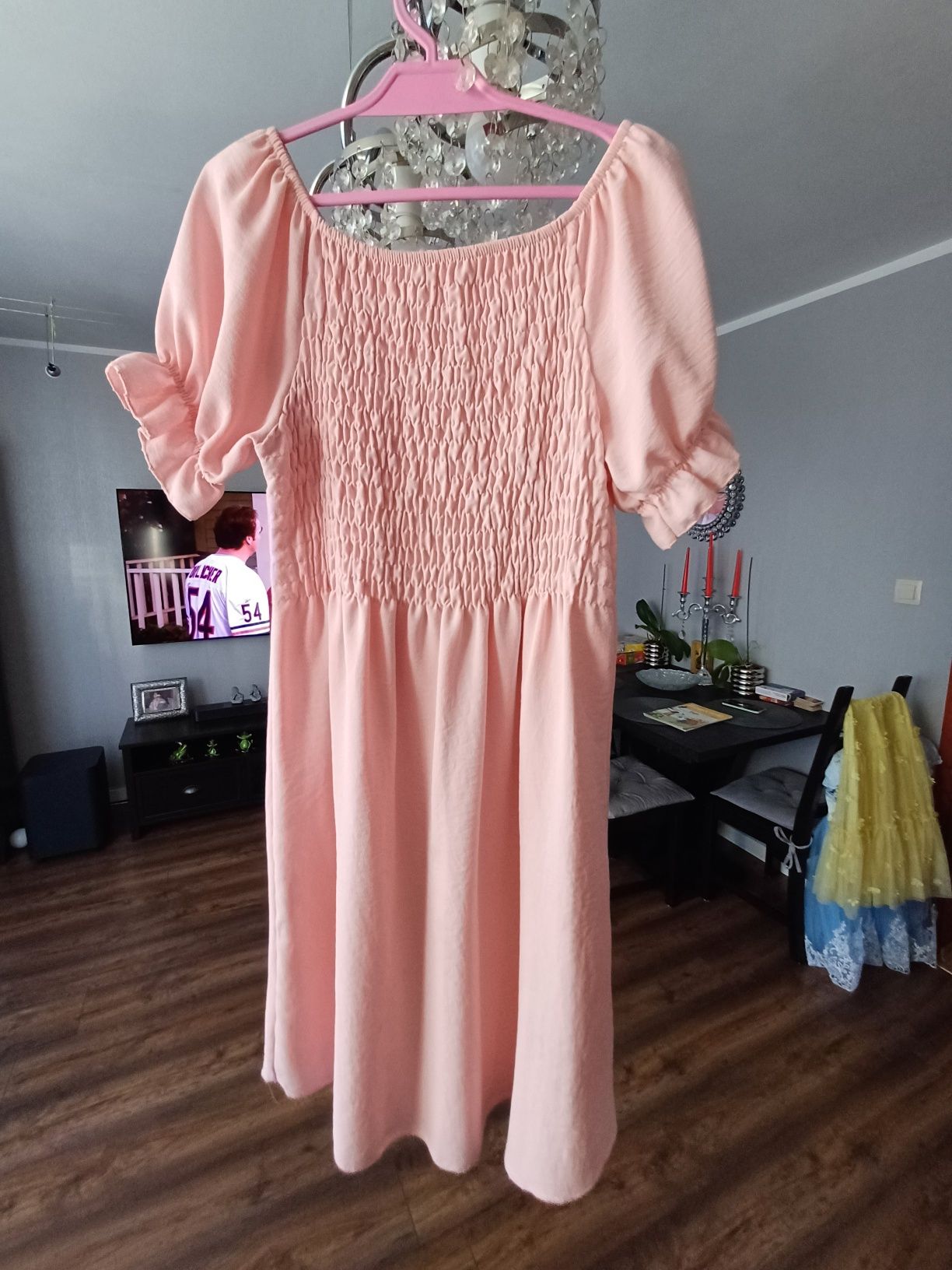 Sukienka dziewczęca różowa 134cm stan bdb