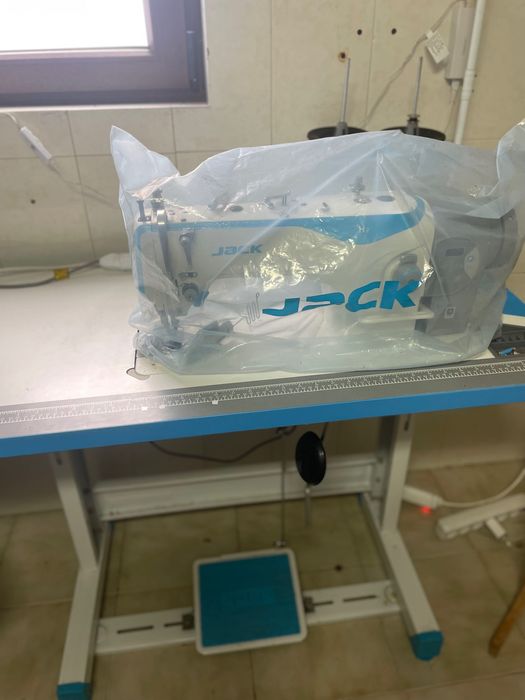 Máquina de Costura Industrial Jack H2 para Couro e Materiais Pesados