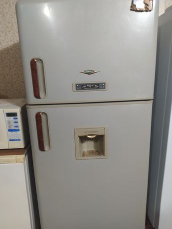 Продам неробочий холодильник