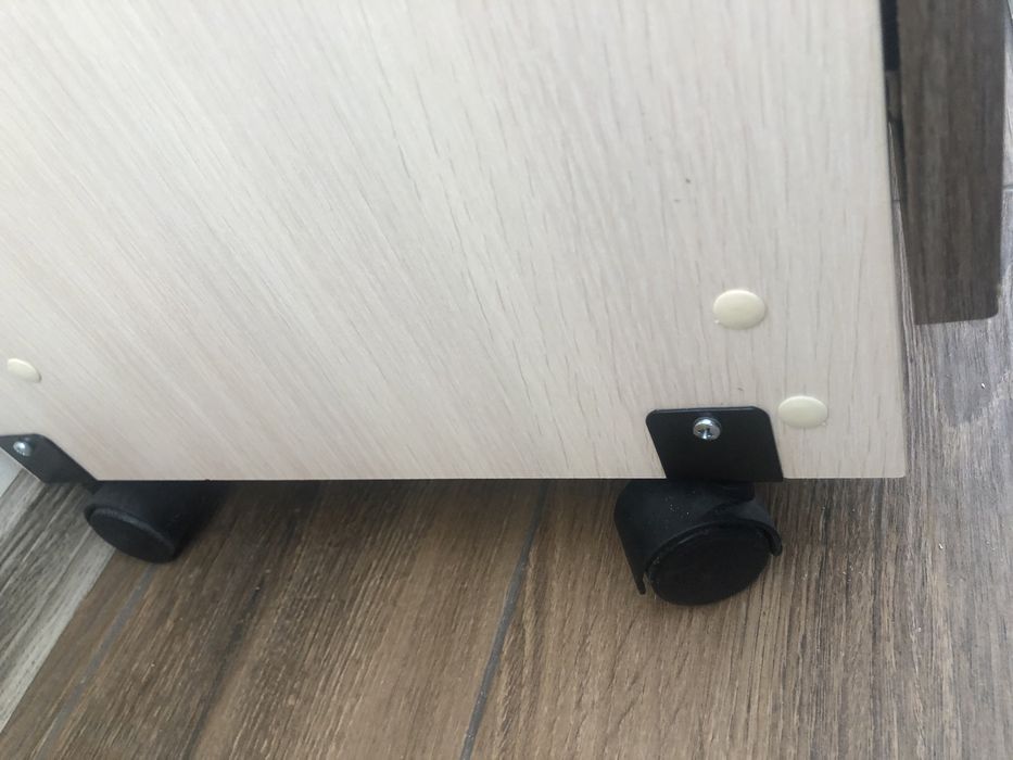 Тумба на колесиках 50х45.5х38