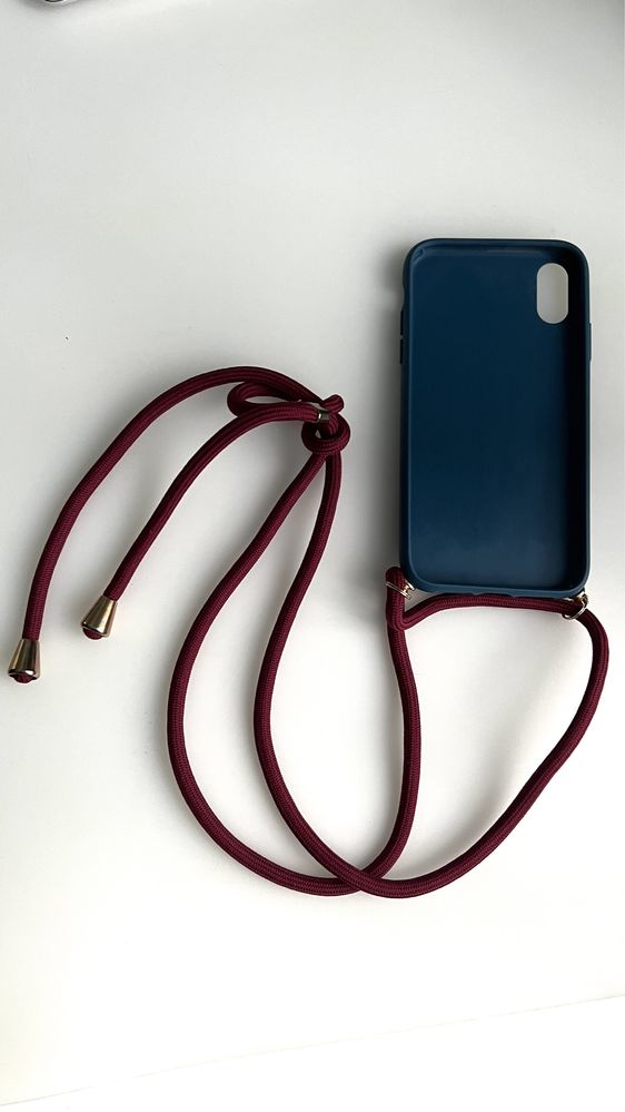 Etui Iphone XR ze sznurkiem / z paskiem