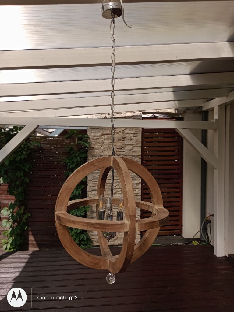 Lampa wisząca drewniany abażur