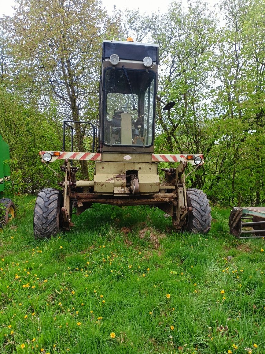 Pokosówka e 303 z hederem i obracarko grabiarką