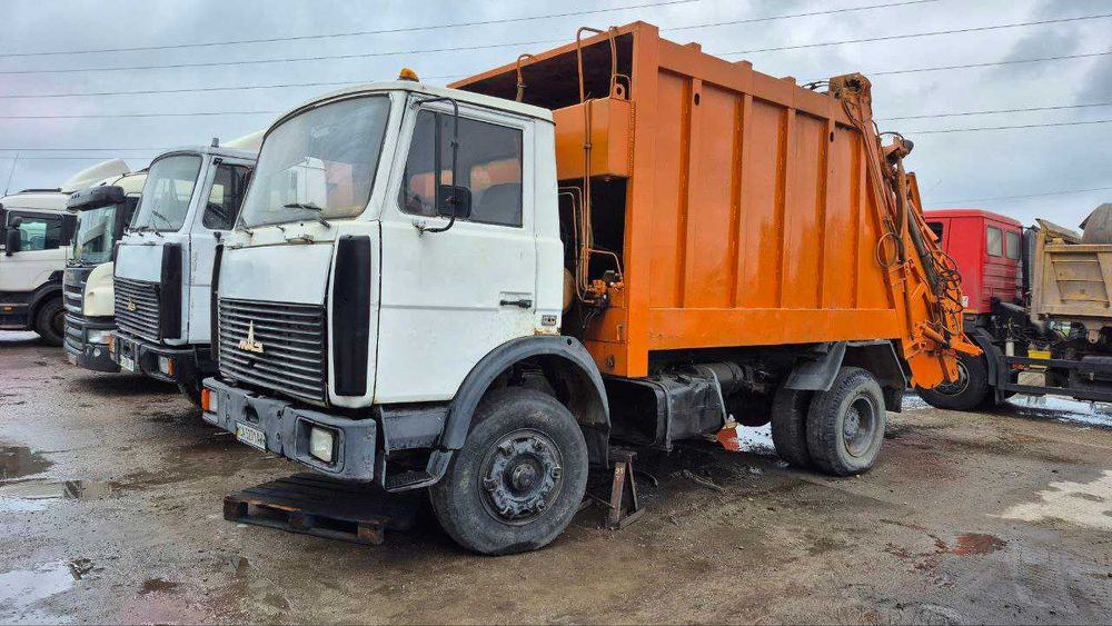 МАЗ-533702-240 -  Спецтехніка сміттєвоз (мусоровоз)