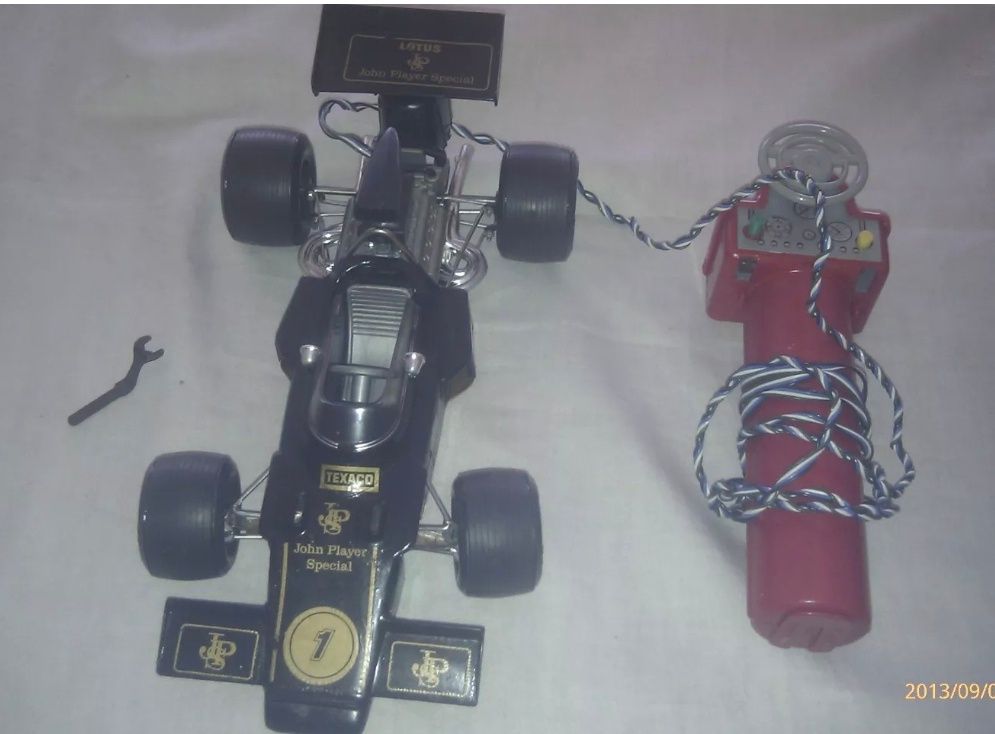 SERVO LOTUS  Formula 1 SCHUCO Fittipaldi 

MODEL NUMBER 356220