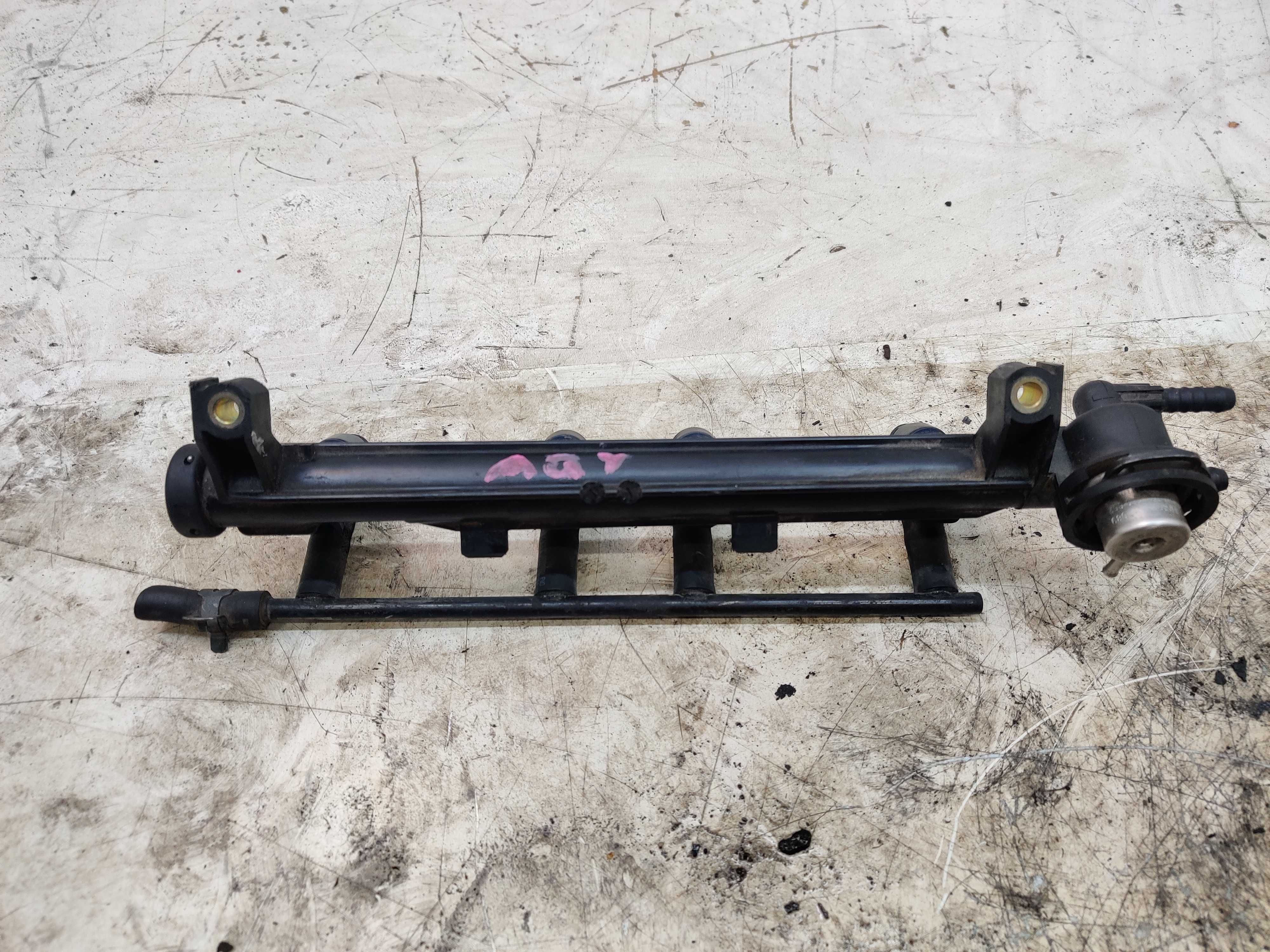 Volkswagen VW Audi 2.0 1999 - 2000 Listwa Wtryskowa