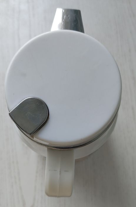 Термос с кнопкой