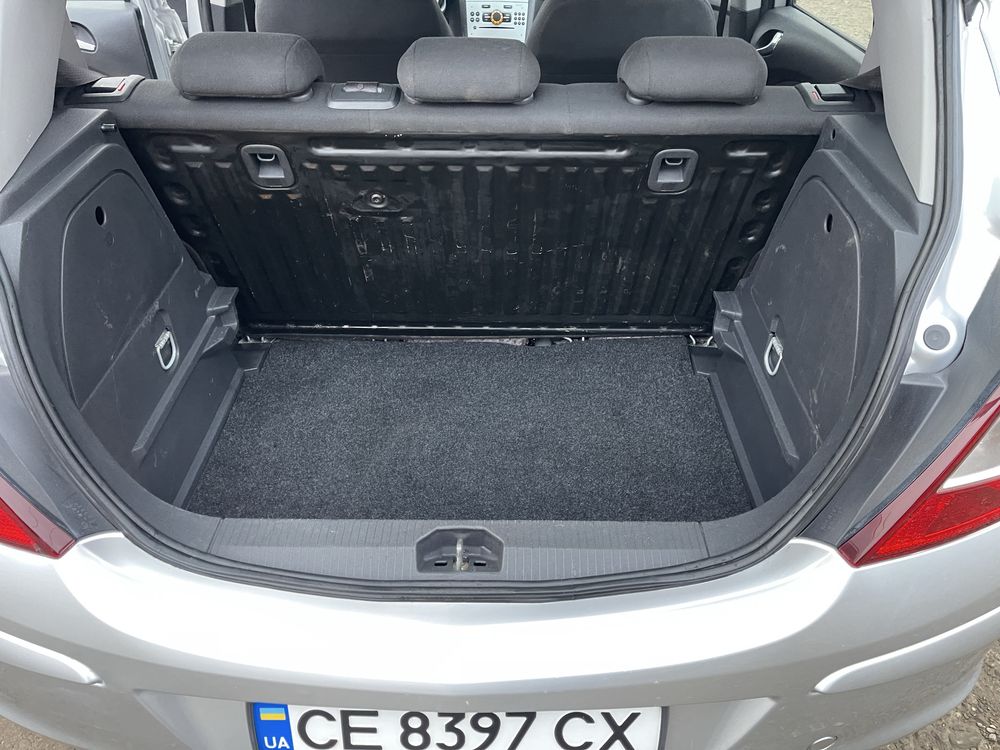 Продам  обмен Opel Corsa 1.2  бензин 5 дверный