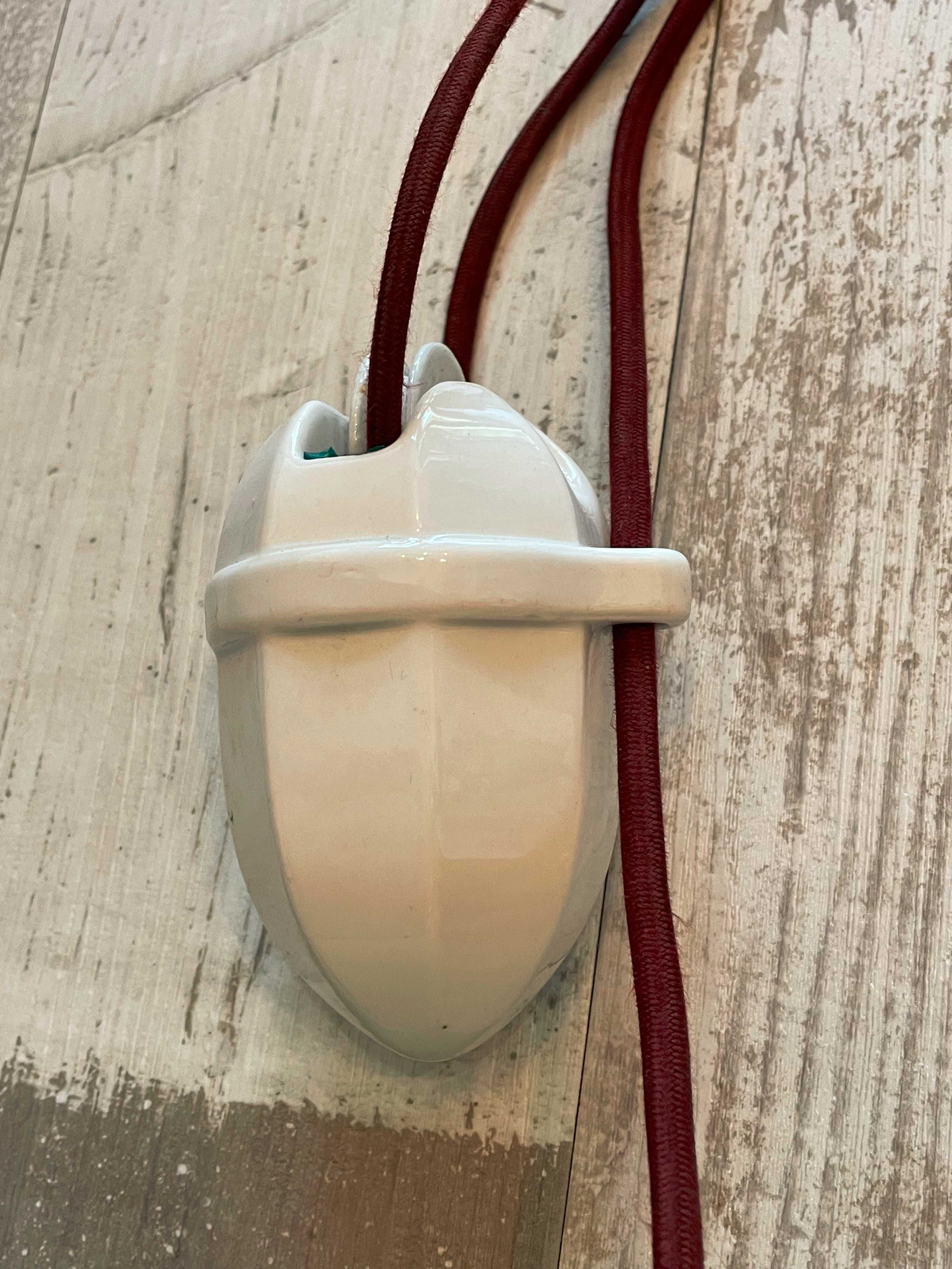 Stara lampa wisząca kuchenna z przeciwwagą porcelanową