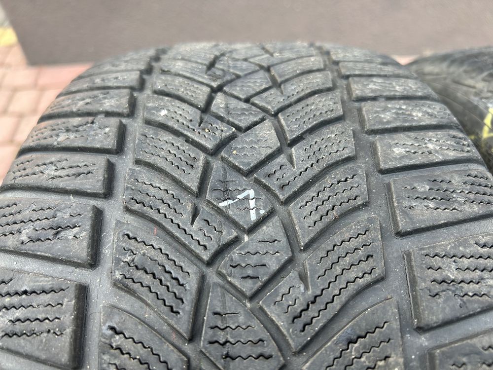 Opony zimowe Good Year Ultragrip 235/45/18 5-6mm 17r