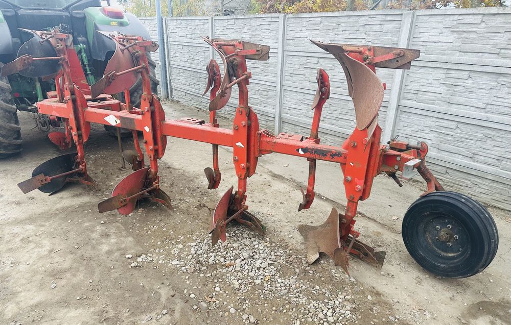 Plug obrotowy 4 skibowy Kuhn